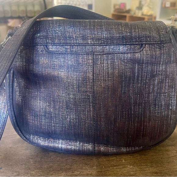 NWT Hobo AMOUR SHOULDER Bag in metallic leather - Picture 6 of 12